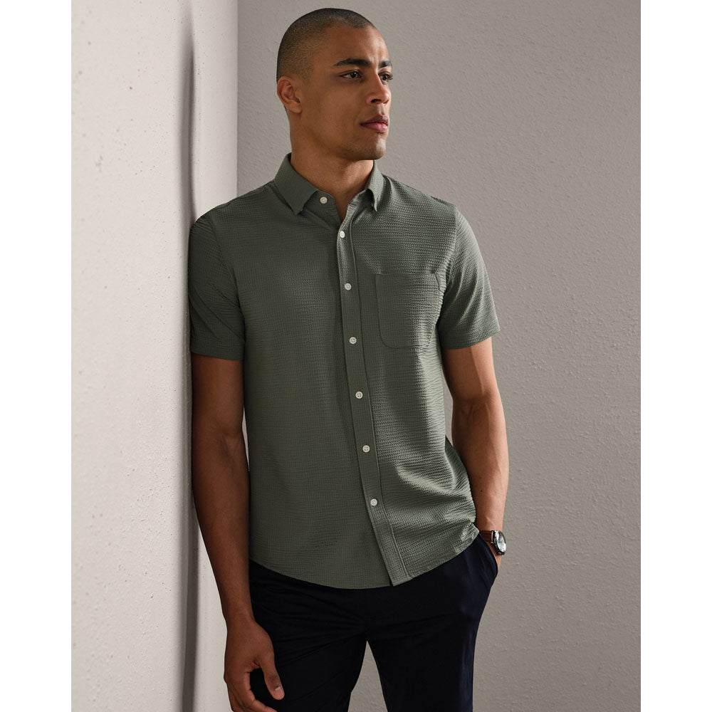 Men's Commuter Seersucker Short Sleeve Button Down