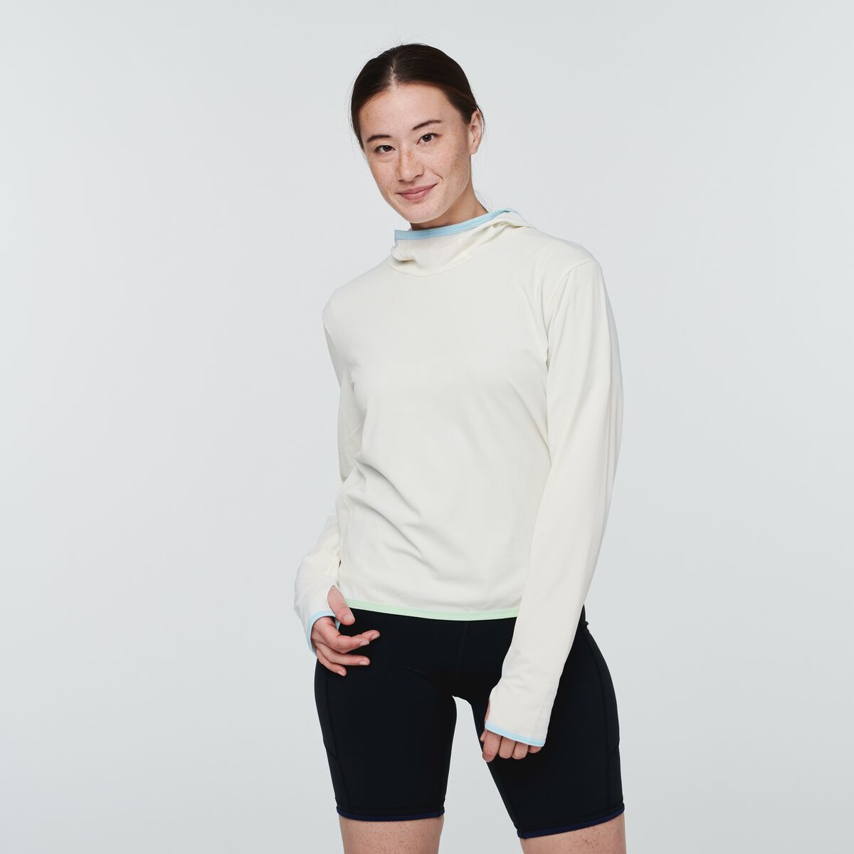 Cotopaxi Women&#39;s Sombra Sun Hoodie Bone