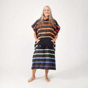 Nomadix Changing Poncho: Wave Blue Pinstripes Multi