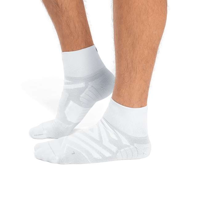 On Running M Performance Mid Sock 1 White | Ivory