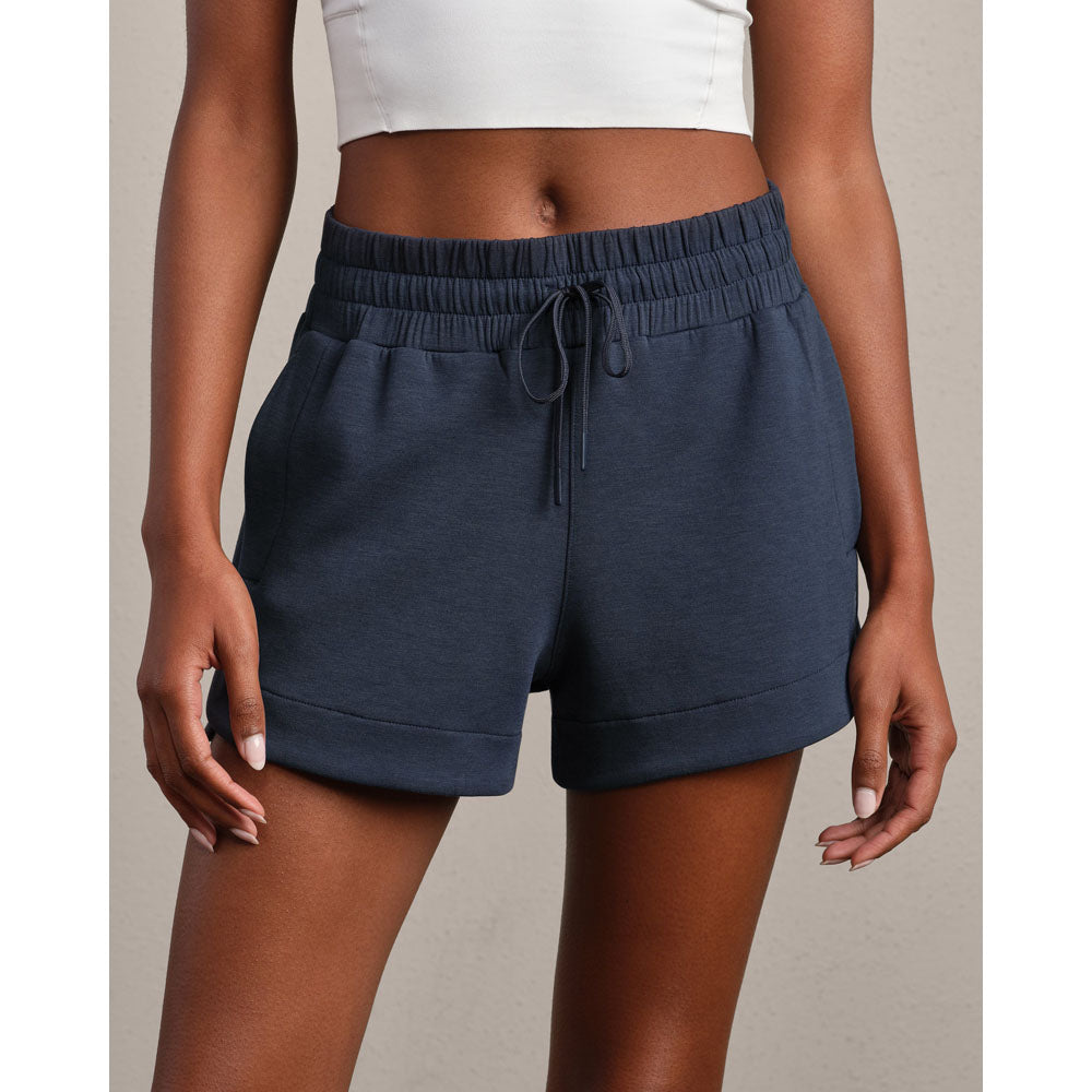 Women's DreamGlow Short - 3"
