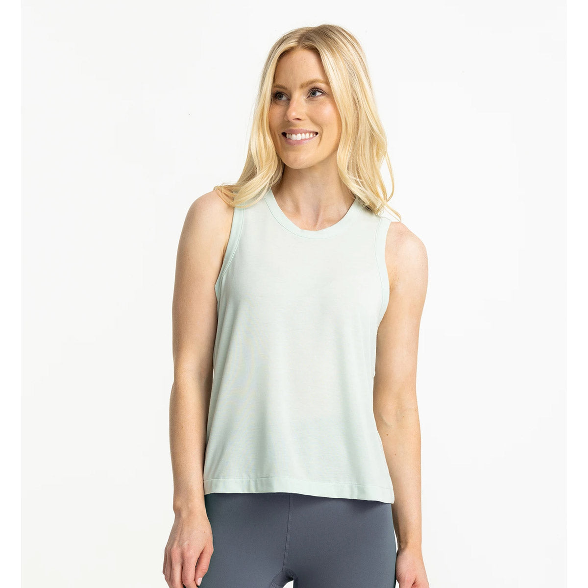 Free Fly Apparel Women&#39;s Elevate Lightweight Tank Surf Spray