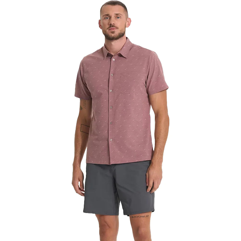 Vuori Men&#39;s Short Sleeve Bridge Button-Down TD Light Terracotta Dagger / L