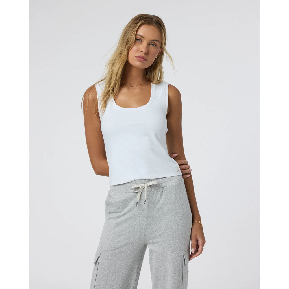 Vuori W Halo Essential Scoop Tank White
