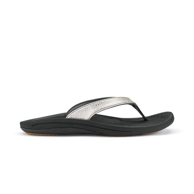 Olukai Women&#39;s Kulapa Kai Sandal Silver / Black