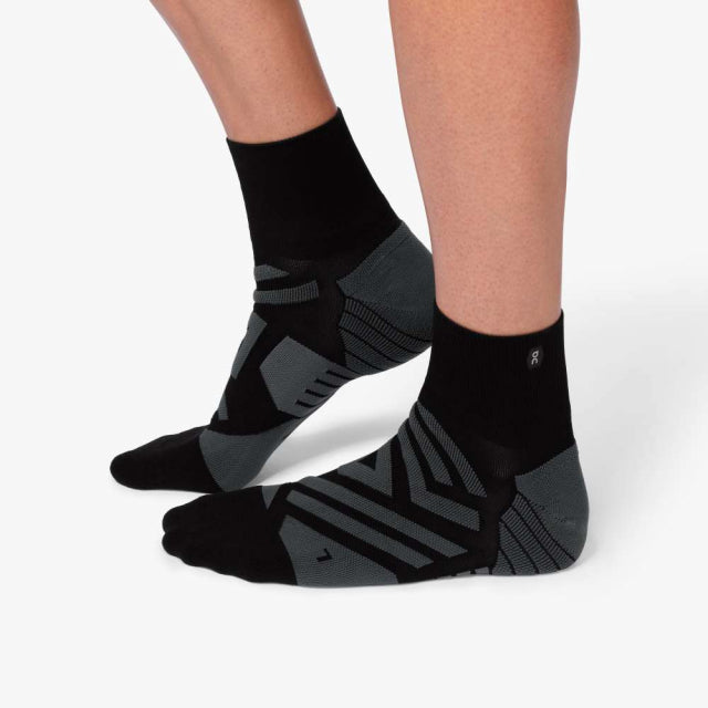 On Running Men&#39;s Mid Sock Black | Shadow