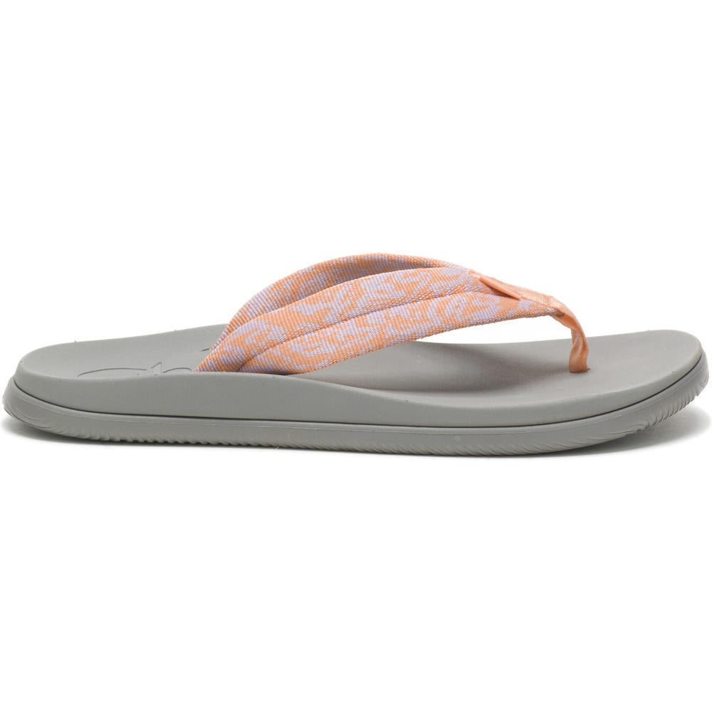 Chaco Women&#39;s Chillos Flip Tube Breeze Lilac